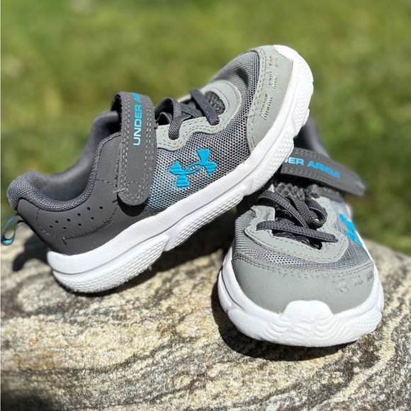 Under Armour Boys Assert Sneakers in Gray and Blue. Size 9 - Picture 1 of 9